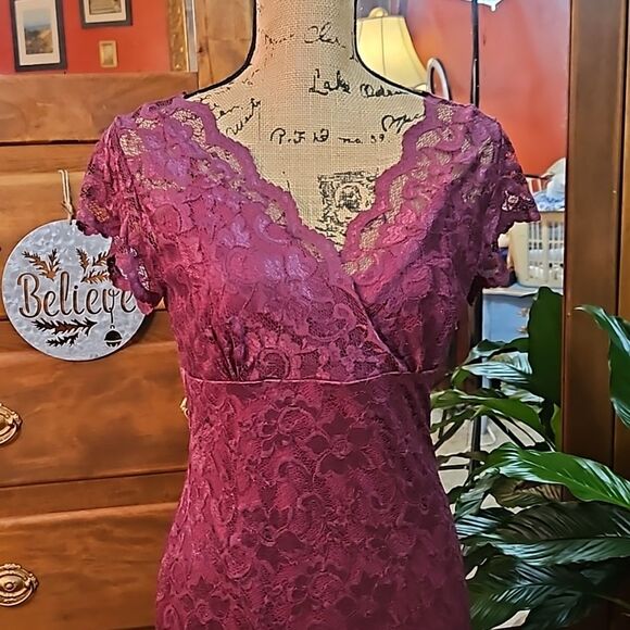 NWT Marina Burgundy lace maxi dress size 8 - Picture 2 of 15
